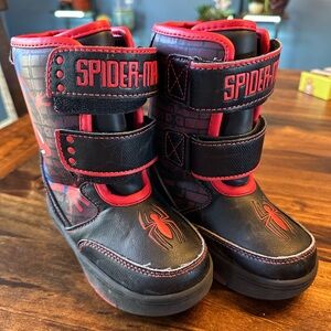Spiderman Winter Boots Size 9
